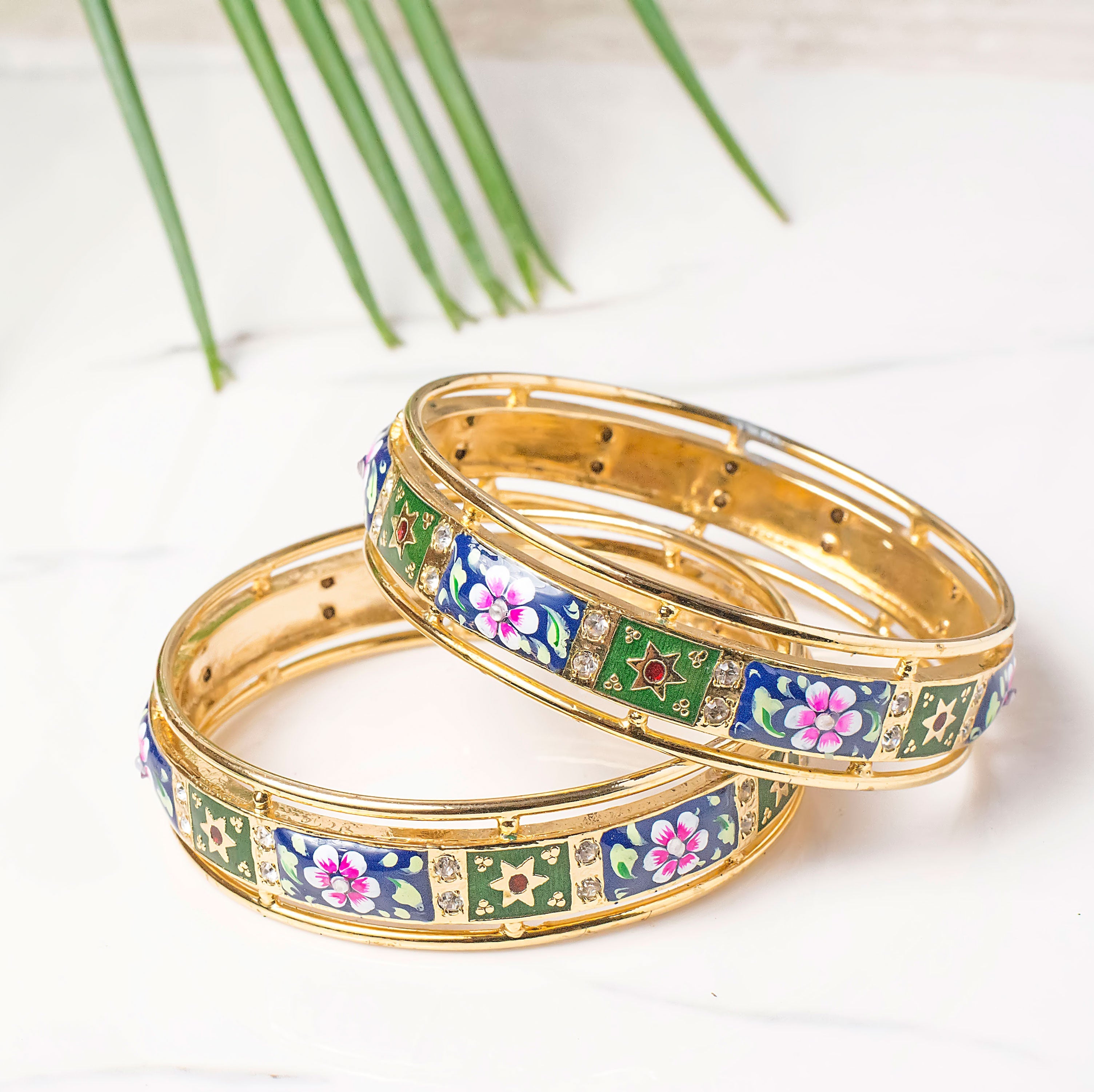 https://cdn.shopify.com/s/files/1/0014/9169/7721/products/Bangle_conceptshots_31-2.jpg?v=1663417749